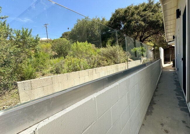 Building Photo - Brand New Upgraded 2BD2BA ADU | Gated | Canyon Views | Private Laundry & Parking