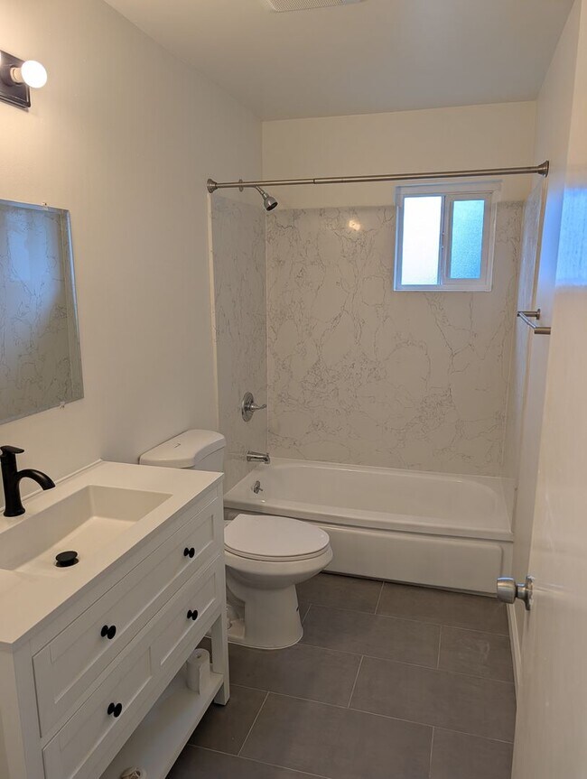 Building Photo - 4511- 4515 Penniman