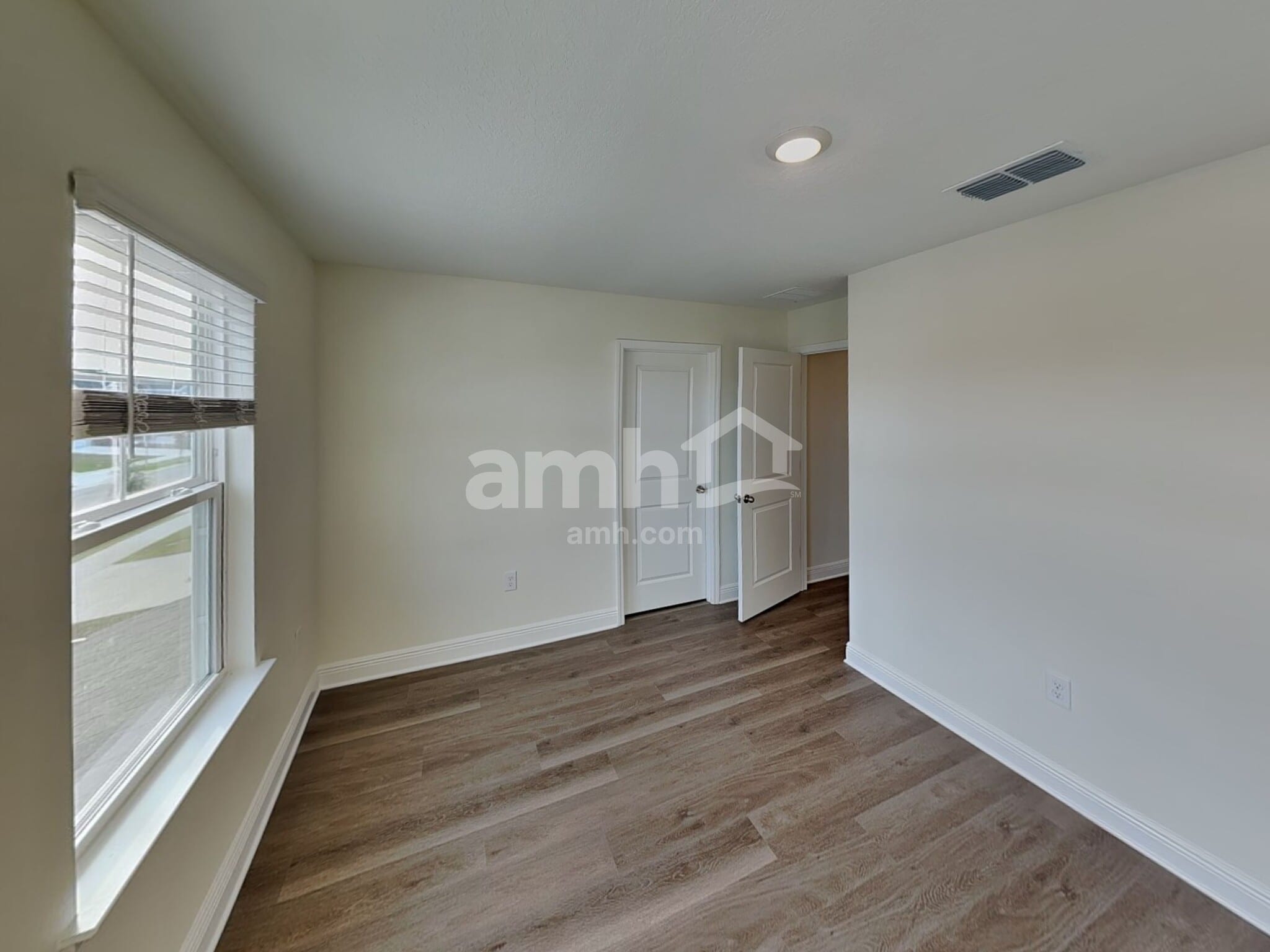 Building Photo - 5970 Sycamore Pl St