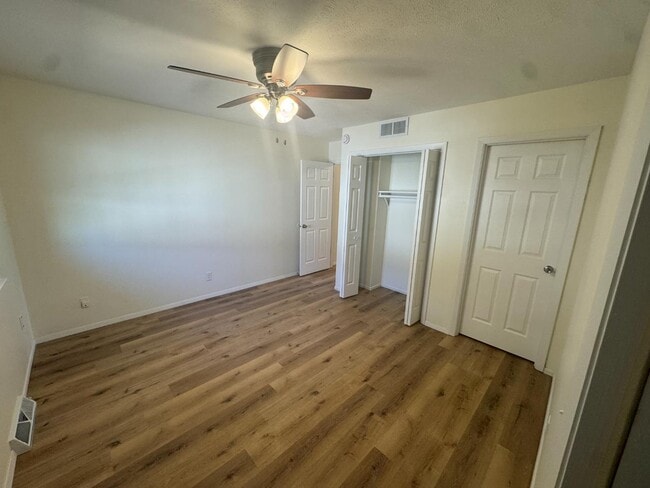 Building Photo - 208 Lindell Dr