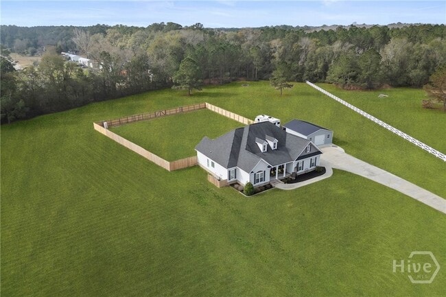 Building Photo - 440 Rivercrest Dr