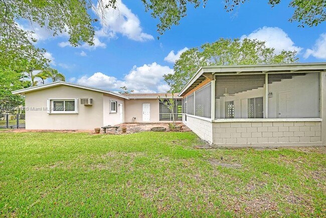 Building Photo - 8240 SW 141st St