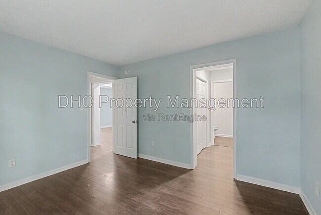 Building Photo - 1167 Hubbard St SW