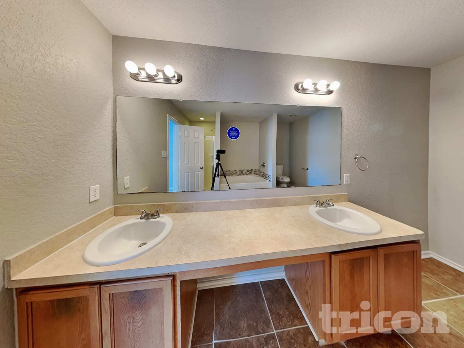 Building Photo - 7923 Horse Hollow