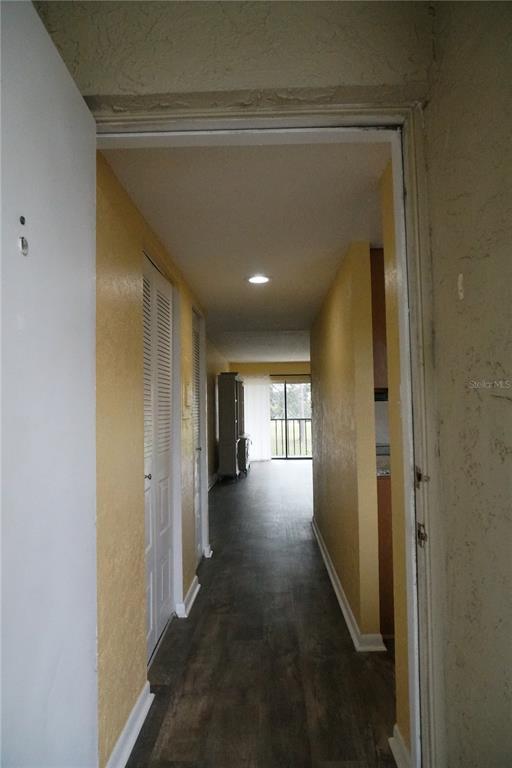 Building Photo - 2900 Cove Cay Dr