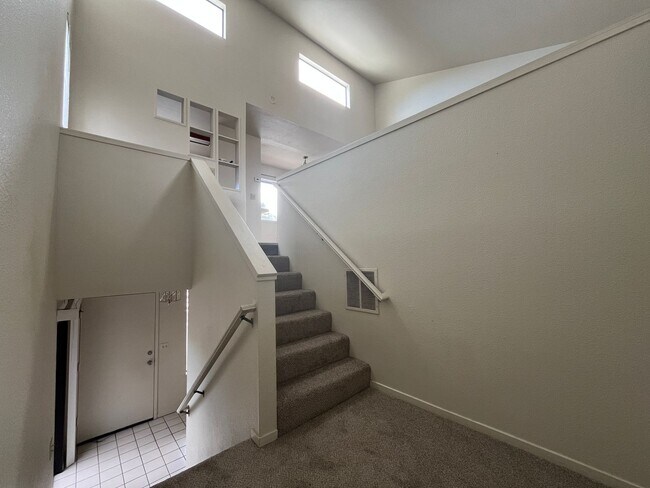 Interior Photo - 1001 - 1031 Amador Avenue