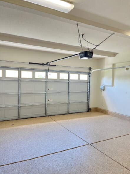 Building Photo - 8418 Lourenco Ln