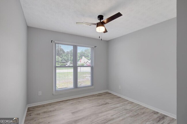 Building Photo - 506 Iris Glen