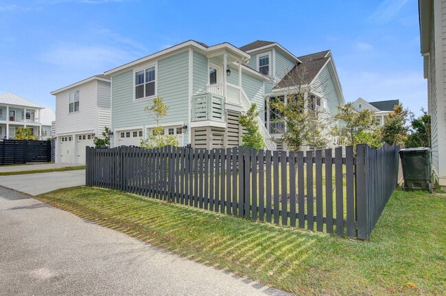 Building Photo - 1636 Juliana St