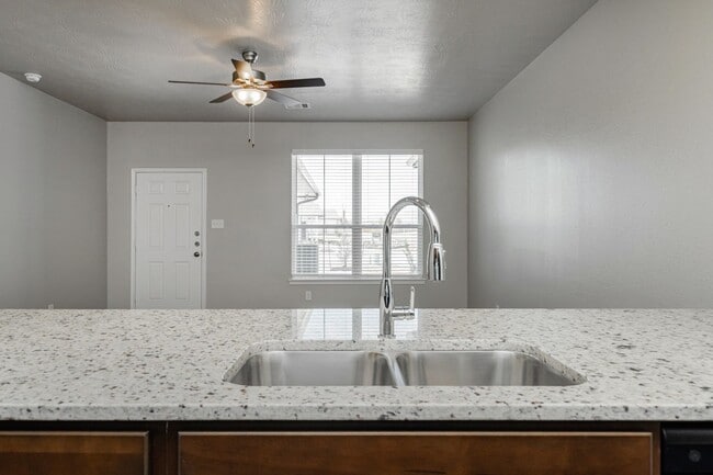 Building Photo - Spacious Townhome Available Now!