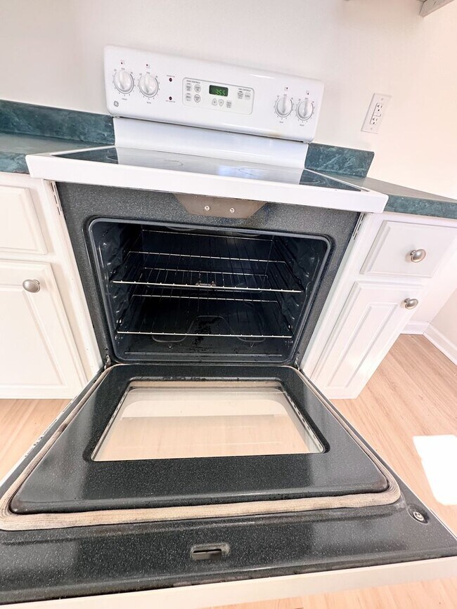 Building Photo - Branching Out in Laurel Oaks