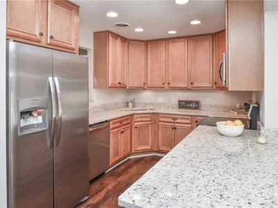 Building Photo - 4404 Greendell Rd