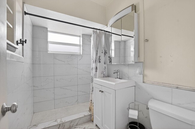 Building Photo - 1932 NE 7th St