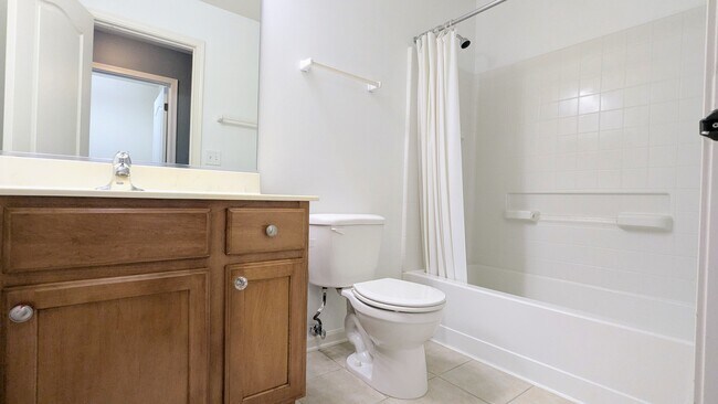 Building Photo - 284 Edmundton Cir