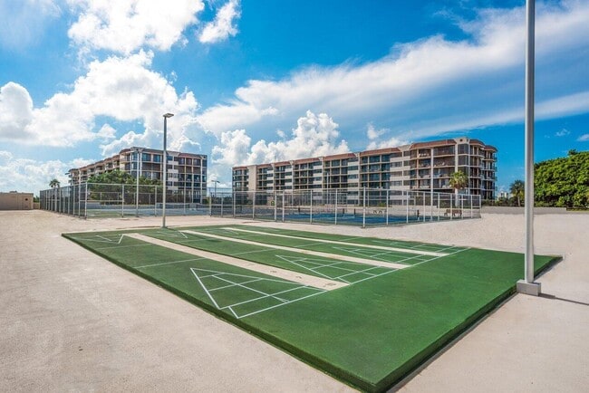 Building Photo - 899 Jeffery St