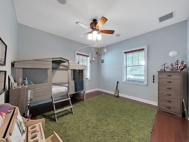 Building Photo - 4313 W Granada St