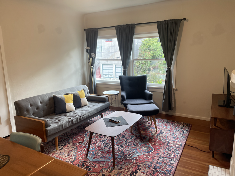 Living room - 821 Walker Ave
