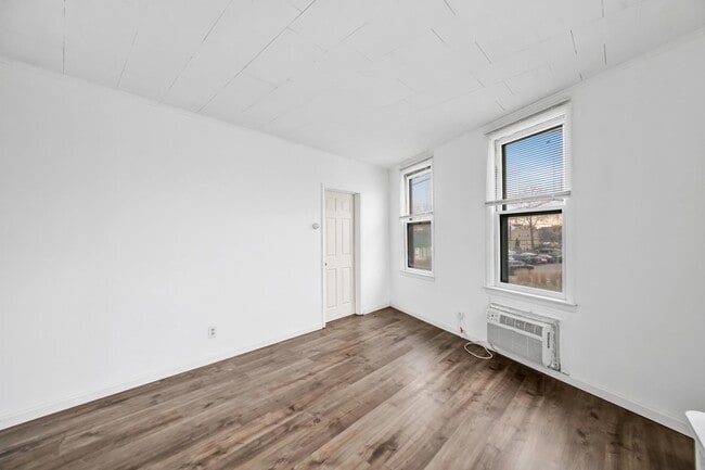 Building Photo - 41 Bloomfield Ave