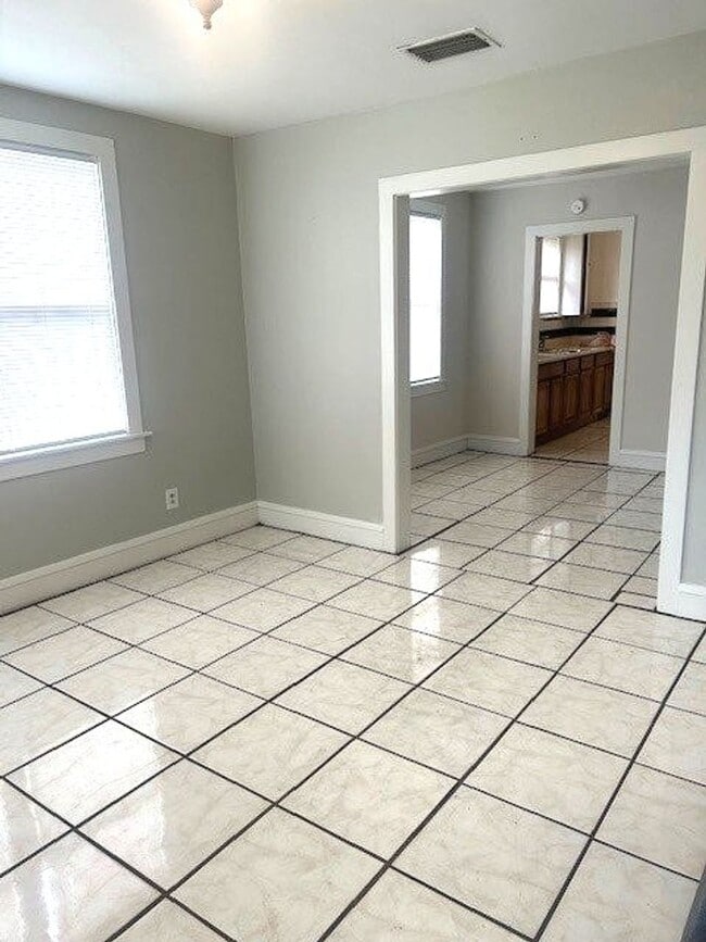 Building Photo - JUST REDUCED!!  Spacious 2 bedroom 1 bath with sunroom and large yard!!