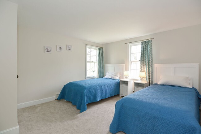 Building Photo - Winter Rental: Just for the Halibut