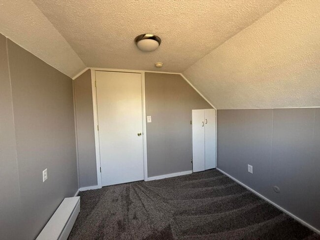 Building Photo - 633 Bagley Ave