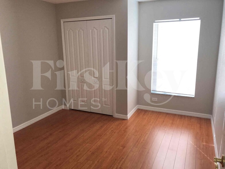 Building Photo - 1550 Golfside Village Blvd