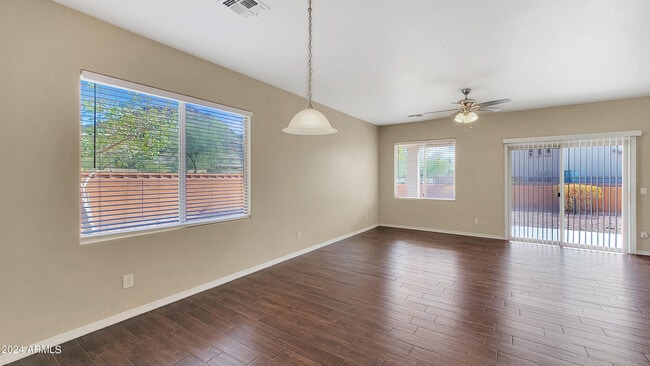 Building Photo - 9037 W Plum Rd