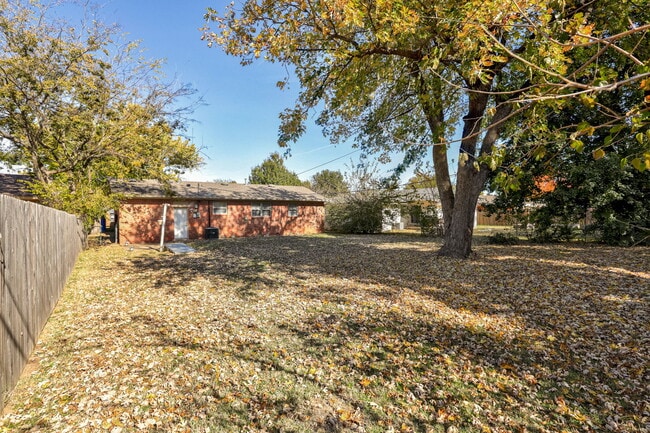 Building Photo - 1332 Kansas St