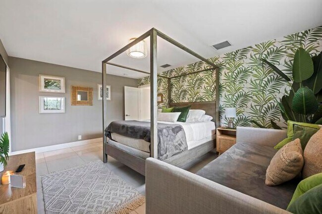 Building Photo - 2112 NE 32nd Ave