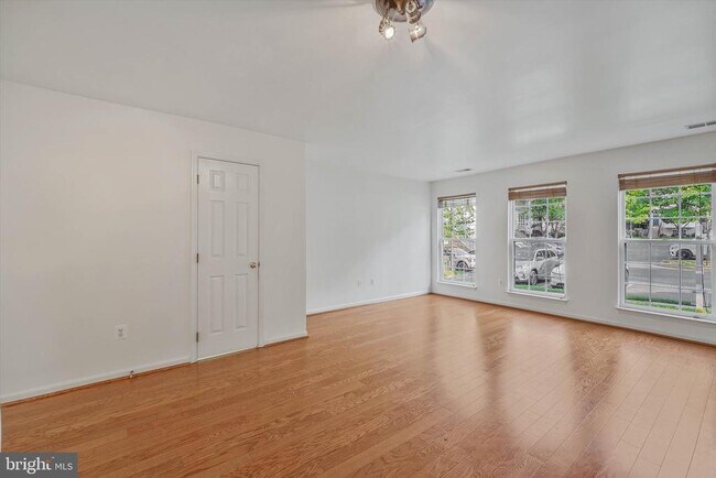 Building Photo - 14844 Edman Cir