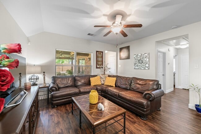 Building Photo - 25803 Orchard Knoll Ln