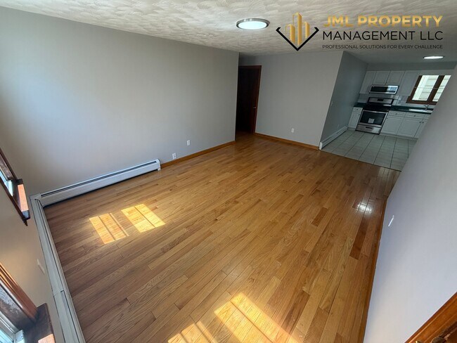 Building Photo - 52 Pitman St