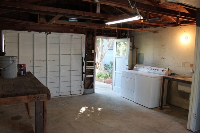 Building Photo - Cayucos Beach House