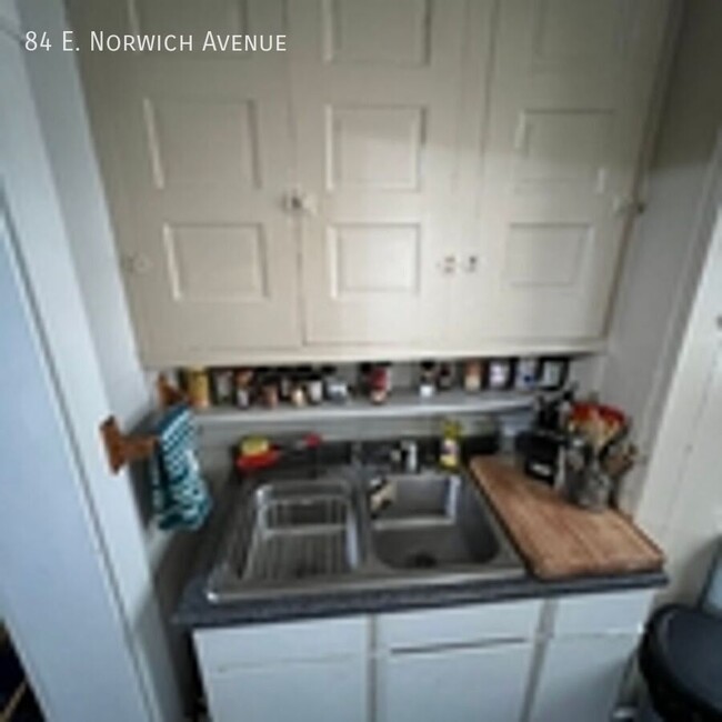 Building Photo - Awesome 2 Beds 1 Bath on Norwich!