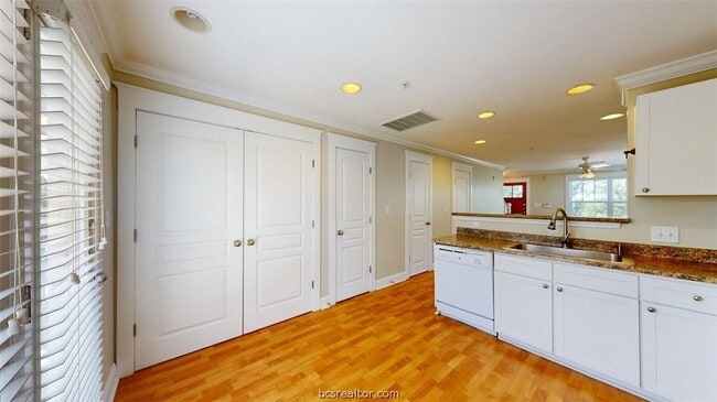 Building Photo - 1725 Harvey Mitchell Pkwy S