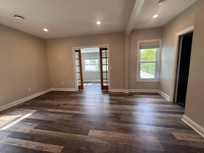 Building Photo - 1164 Hertel Ave
