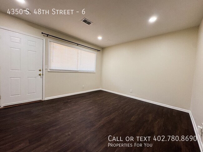 Primary Photo - 4350 S 48th St