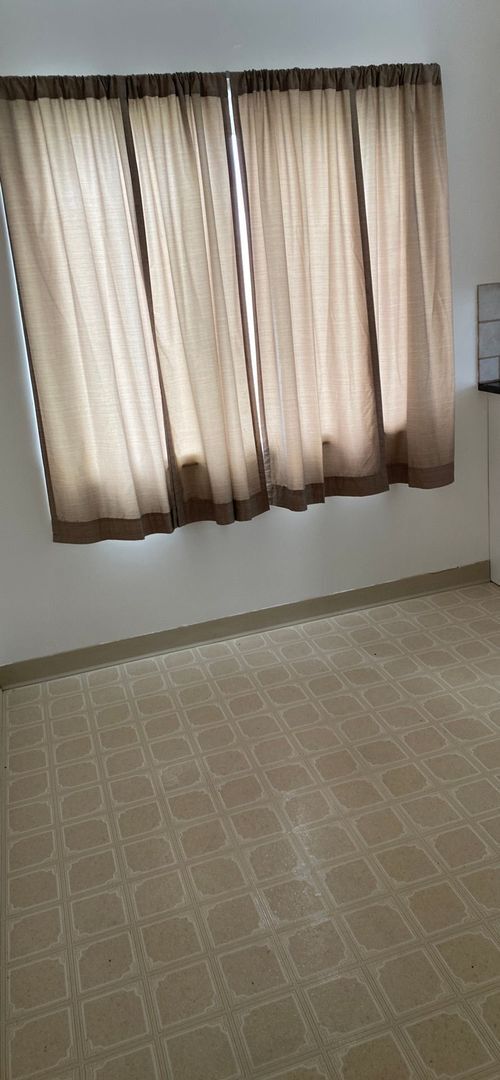 Building Photo - Cozy Home