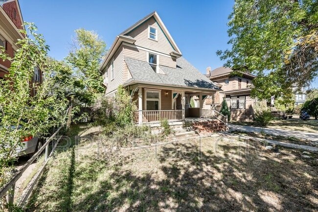 Building Photo - 2125 N Grand Ave