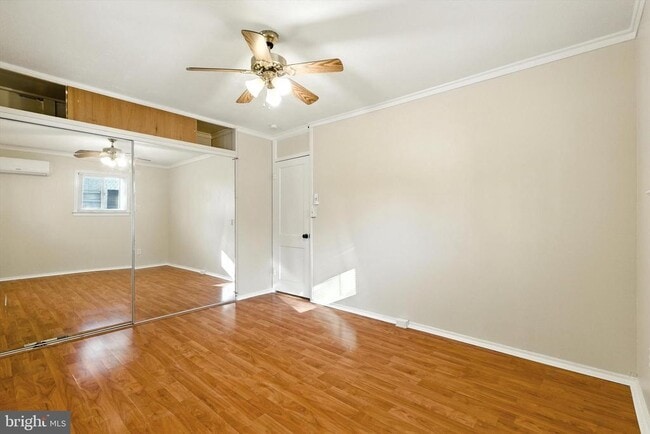 Building Photo - 1002 Marton St
