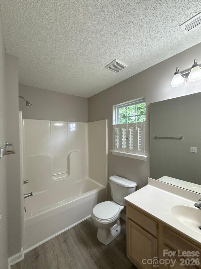 Building Photo - 432 McGinn Grove Dr