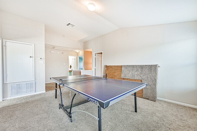 Building Photo - 2411 Lakecrest Town Dr
