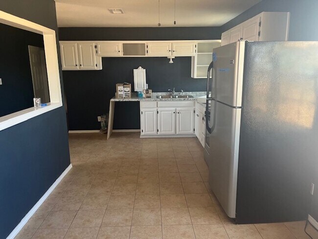 Building Photo - Room for Everyone! Charming 4-Bed 1.5 Bath