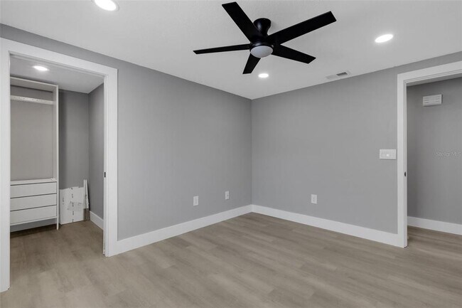 Building Photo - 4645 Hunter Ridge Dr