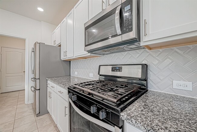 Building Photo - 7106 Escondido Dr