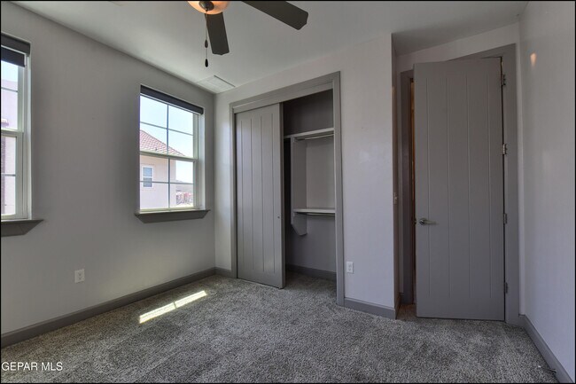 Building Photo - 312 Vin Almoradi Ct