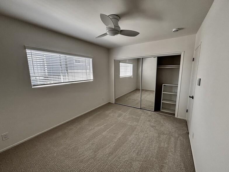 Building Photo - 969 W 25th St