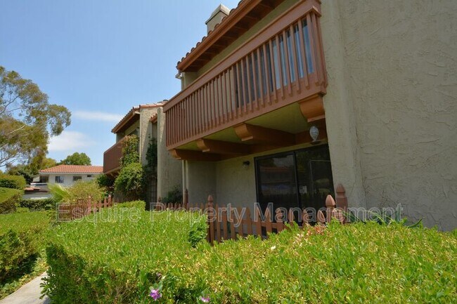 Building Photo - 564 Rosewood Ave