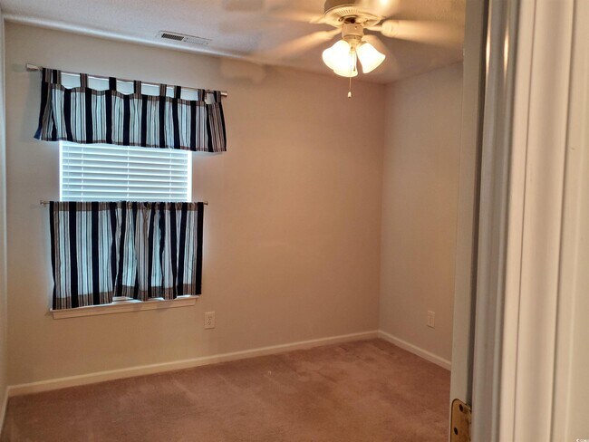 Building Photo - 444 Plover Ln