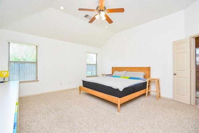 Building Photo - 16814 Ranger Ridge Dr